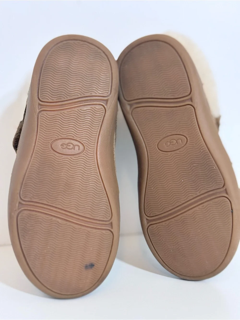 Ugg Toddler Nolen Boots, 9 US Faux Fur Lined Suede Boots chestnut Brown Unisex